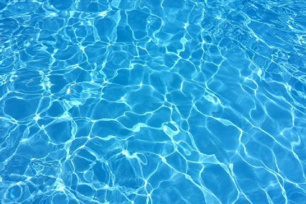 Venkovní bazén na Lochotíně poškodili vandalové