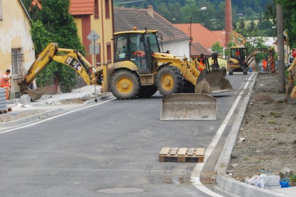 Začíná rekonstrukce silnice u Chotěšova 