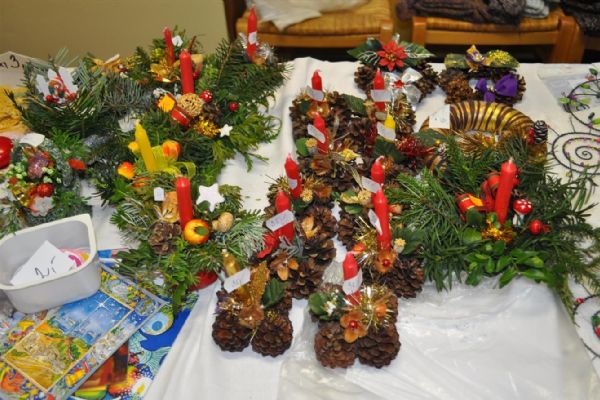 Pelhřimovští zahrádkáři nabízí vánoční dekorace i perníčky