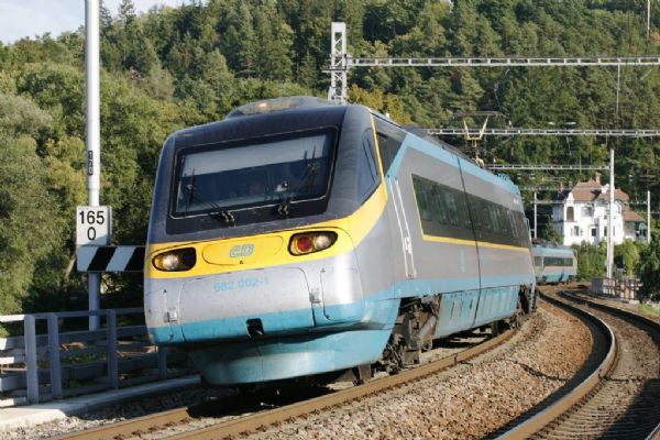 Region: Dvouměsíční výluka na trati Plzeň - Cheb, vlaky budou nahrazovat autobusy