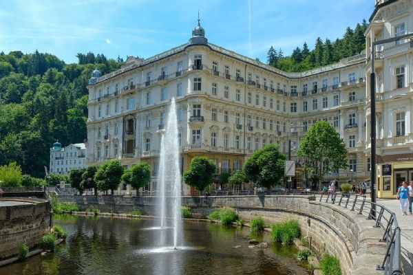 Soutěžte s krajem o Festival Passy na Mezinárodní filmový festival Karlovy Vary
