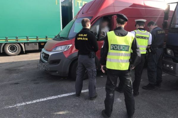 Karlovarsko: Při bezpečnostní akci bylo zjištěno 23 dopravních přestupků
