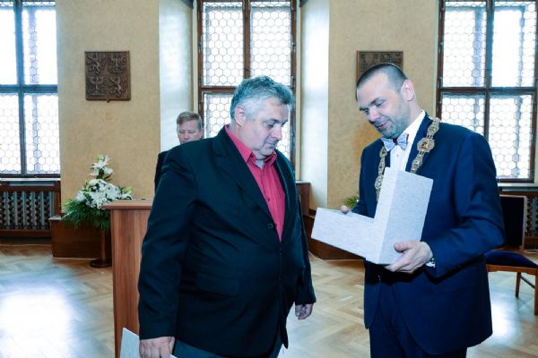 Cenu 1. června obdržel v Plzni Josef Serinek in memoriam