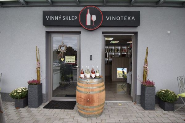 Elektro Efekt má v Klatovech vlastní vinotéku a zve na Slavnosti vína