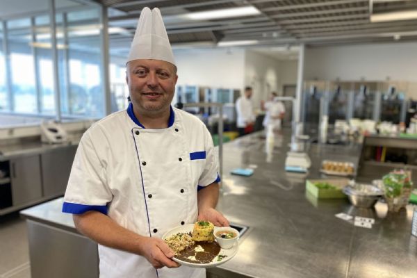 Horažďovický šéfkuchař zazářil v republikové soutěži Horažďovický šéfkuchař zazářil v republikové soutěži