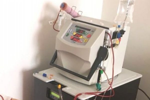 Klatovští nefrologové poskytli prvnímu pacientovi domácí hemodialýzu