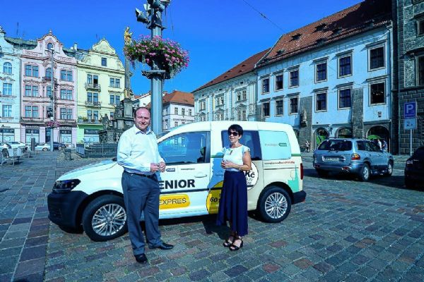 Město Plzeň posiluje službu Senior Expres o sedmý vůz