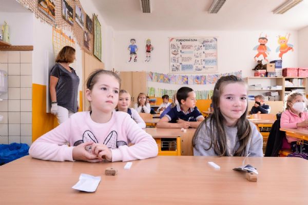 Na plzeňských školách pokračuje výuka etikety Na plzeňských školách pokračuje výuka etikety