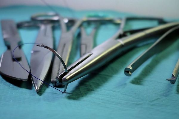 Nemocnicím v Plzeňském kraji chybějí instrumentářky Nemocnicím v Plzeňském kraji chybějí instrumentářky