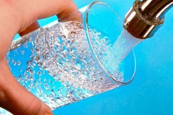 Obyvatel kraje loni spotřeboval 84 litrů vody denně Obyvatel kraje loni spotřeboval 84 litrů vody denně