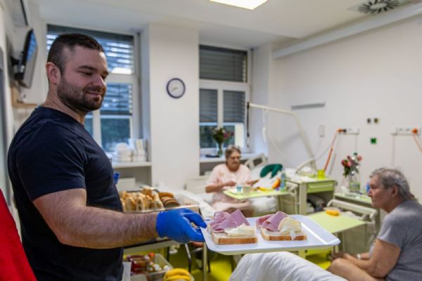 Pacienti následné péče ve Stodu mají snídaně ze švédského stolu