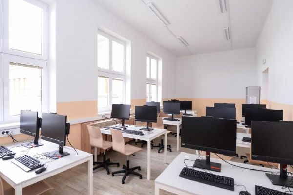 Po čtvrt století opět ožívá druhé patro litické školy Po čtvrt století opět ožívá druhé patro litické školy