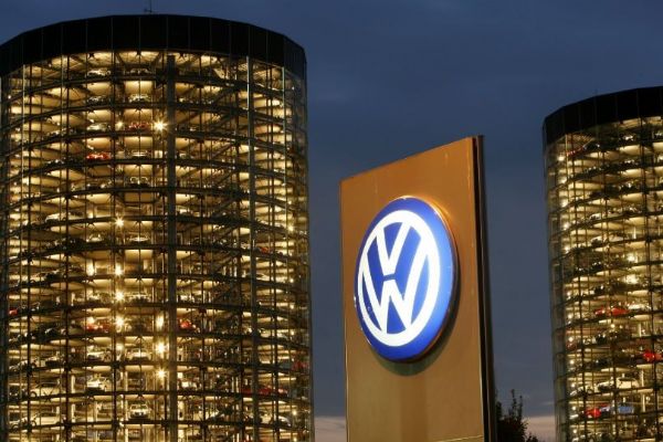 Role umělé inteligence při utváření budoucnosti: GM a VW vyzývají dominanci Tesly