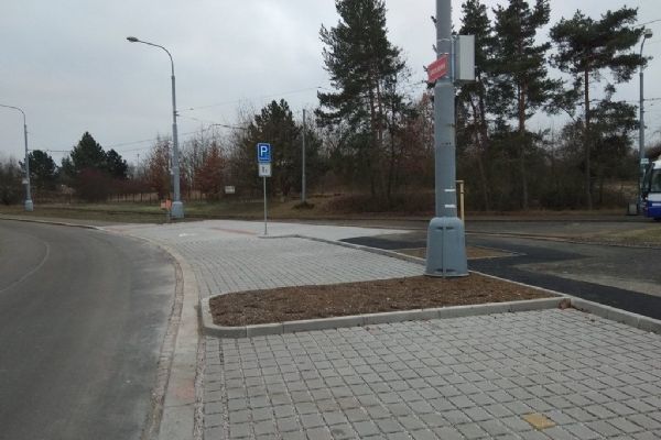 Skvrňanské ulice mají nová parkovací místa