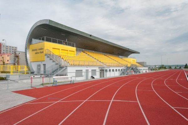 Sportovci i návštěvníci atletického stadionu ve Skvrňanech se dočkají nového zázemí 