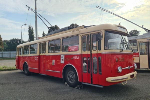 V Plzni ve středu a v pondělí pojede kulturní trolejbus, podpoří varhany
