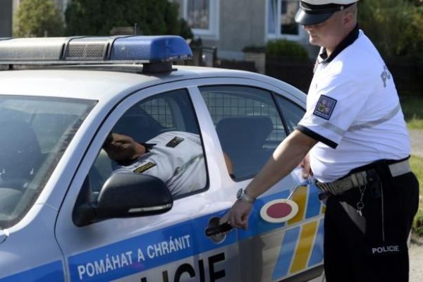 Policisté v kraji rozdali řidičům pokuty za desetitisíce