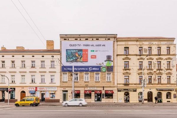 Praha schválila nová pravidla pro regulaci venkovní reklamy podle dohody s Úřadem pro ochranu hospodářské soutěže