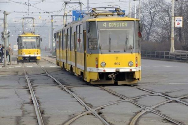 Na tramvajové trati mezi vozovnou Slovany a Světovarem začala výluka