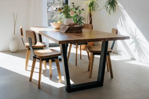 Jídelní stůl a židle- jaké materiály a provedení volit?