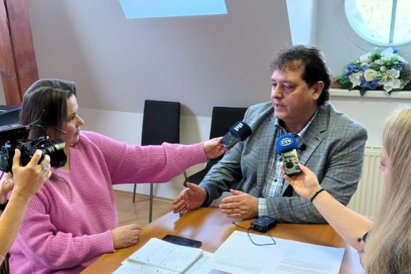 Aš: Ve městě má zájem působit pražský Institut pro aplikaci moderních technologií v medicíně, umístit tu chce dva praktické lékaře Aš: Ve městě má zájem působit pražský Institut pro aplikaci moderních technologií v medicíně, umístit tu chce dva praktické lékaře