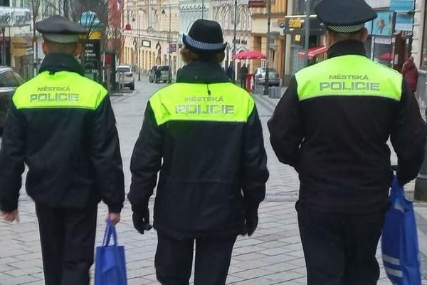 Karlovarsko: Městská policie vyráží do ulic informovat občany