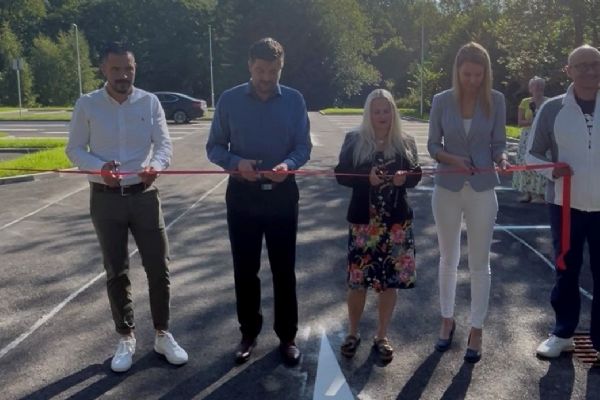 Mariánské Lázně: Ve spolupráci s nemocnicí vzniklo nové parkoviště Mariánské Lázně: Ve spolupráci s nemocnicí vzniklo nové parkoviště