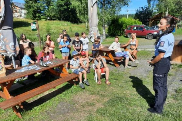 Region: Policisté navštěvují děti i během letních prázdnin Region: Policisté navštěvují děti i během letních prázdnin