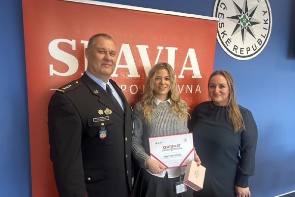 Ztracená pomněnka poprvé v Karlovarském kraji, ocenění si převzala Aneta Dušková z Hranic u Aše Ztracená pomněnka poprvé v Karlovarském kraji, ocenění si převzala Aneta Dušková z Hranic u Aše