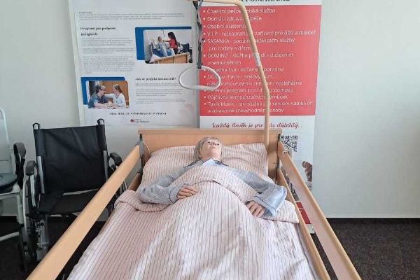 Podpora pečujícím rodinám: Charita České Budějovice otevírá výukový pokoj Podpora pečujícím rodinám: Charita České Budějovice otevírá výukový pokoj