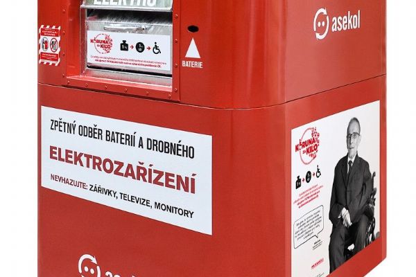 Likvidace elektra je zase jednodušší, v ulicích Vysočiny jsou nové červené kontejnery