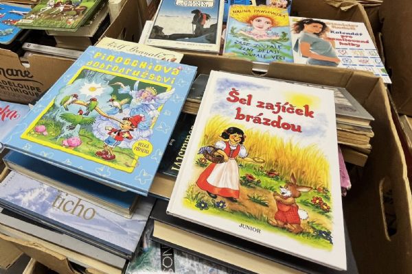 Sbírka knih z univerzity putovala k dětem do Domova sv. Zdislavy Sbírka knih z univerzity putovala k dětem do Domova sv. Zdislavy