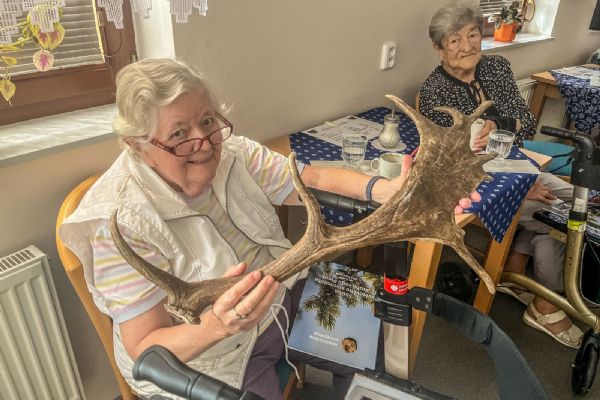 Senioři objevili tajemství Arboreta Sofronka, inspirativní přednáška jim přinesla nové poznatky Senioři objevili tajemství Arboreta Sofronka, inspirativní přednáška jim přinesla nové poznatky