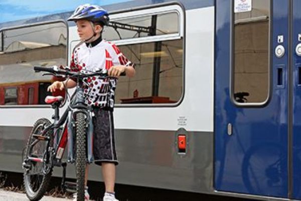 České dráhy letos navýšily počet vlaků s přepravou kol o 150 spojů