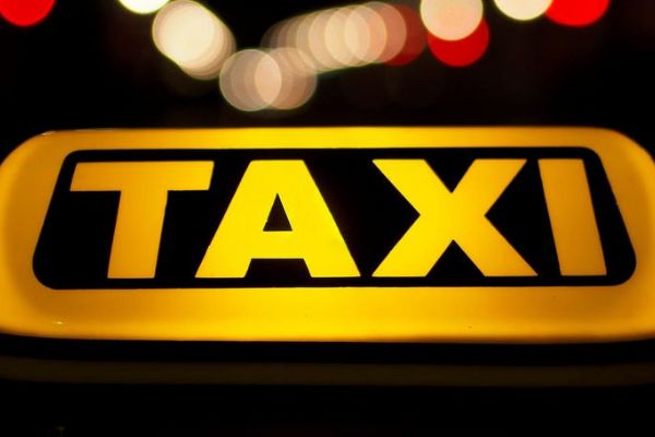 Karlovy Vary: Odcizené peníze utratil za jízdy taxíkem