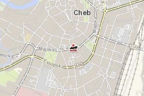 Cheb: V Májové ulici došlo ke střetu dvou vozidel