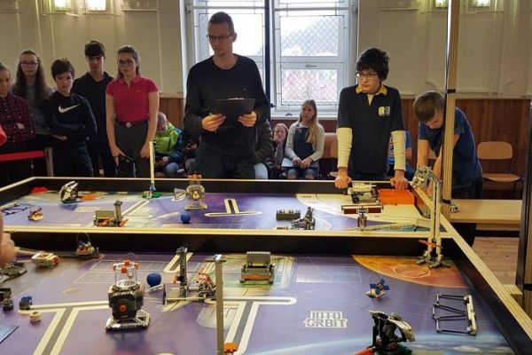 Karlovy Vary: Ve městě se konala První liga robotiky