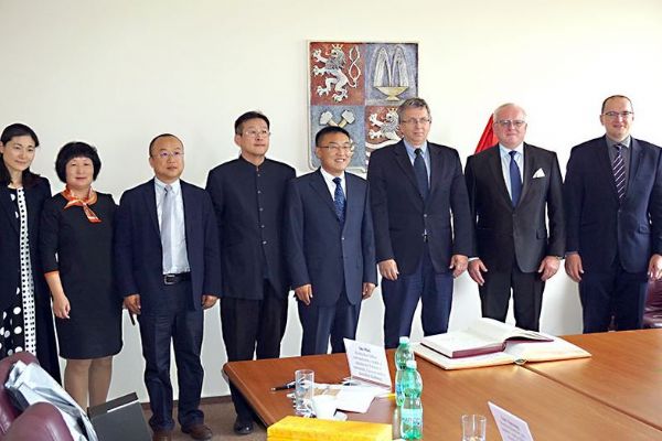 Na krajský úřad zavítala delegace z distriktu Xicheng