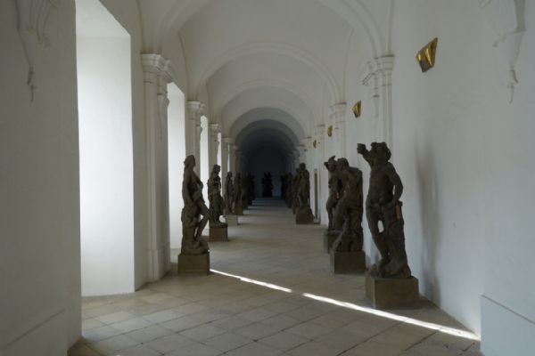 Na zámek Valeč se vrací 28 originálů soch Matyáše Bernarda Brauna