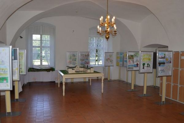Na zámku Kynžvart vystavují malí výtvarníci