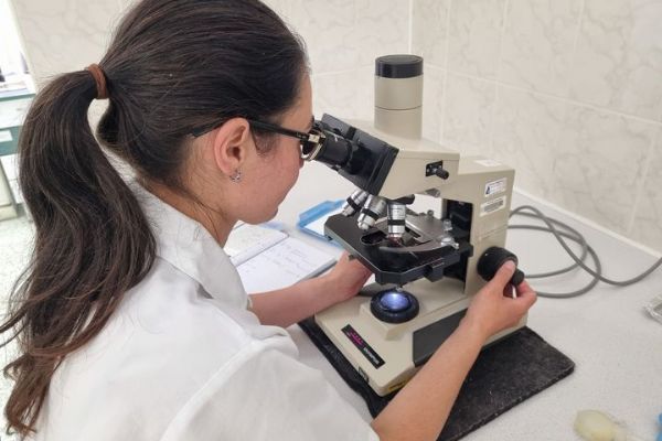 Oddělení klinické mikrobiologie karlovarské nemocnice úspěšně obhájilo podmínky Auditu R3