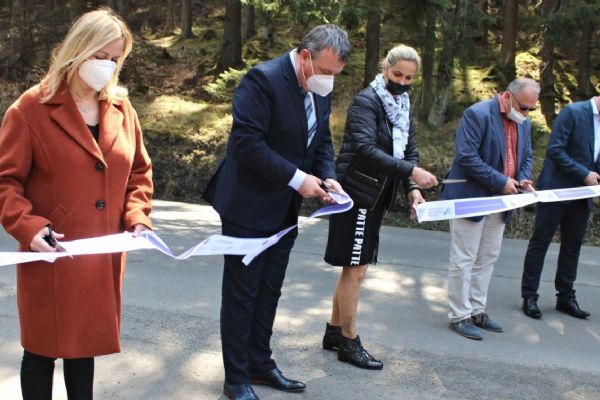 Začíná modernizace silnice od lomu Vítkov na Podstrání