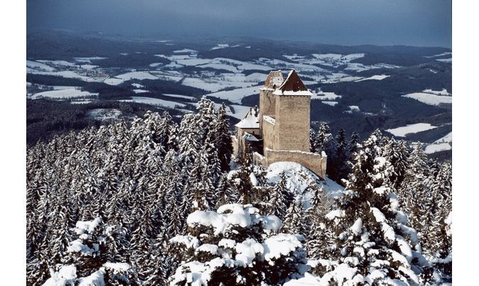 Švihov otevře dvůr, Kašperk vánoční hrad. Památky zvou mezi svátky