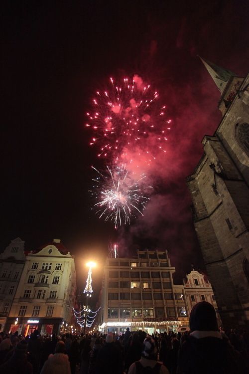 V Plzni, Klatovech ani Domažlicích novoroční ohňostroj nezruší