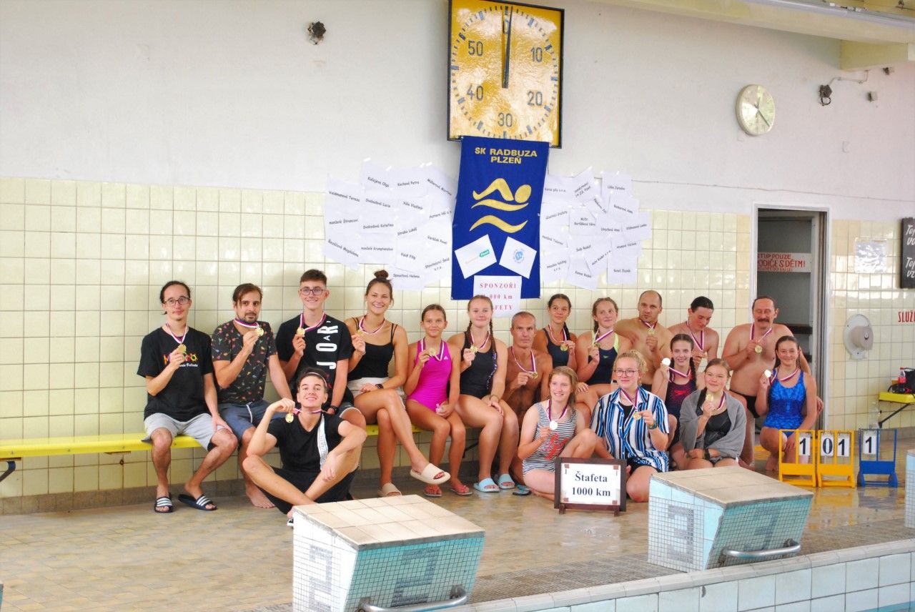 Vytrvalostní plavci v Plzni překonali světový rekord ve štafetě