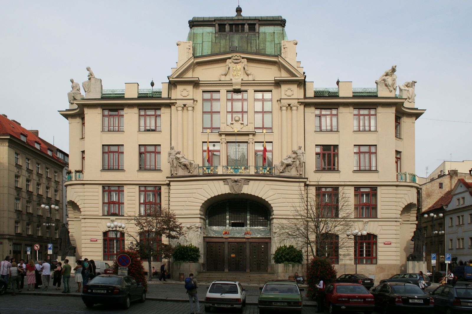 Pražští radní schválili zřízení nových městských ubytoven. Praha tak uzavírá činnost úspěšných hostelů pro lidi bez domova, které vznikly v reakci na pandemii covid-19