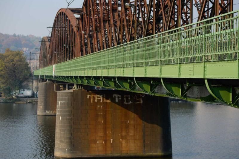 Pražští zastupitelé se shodli na citlivém přístupu k řešení výtoňského mostu