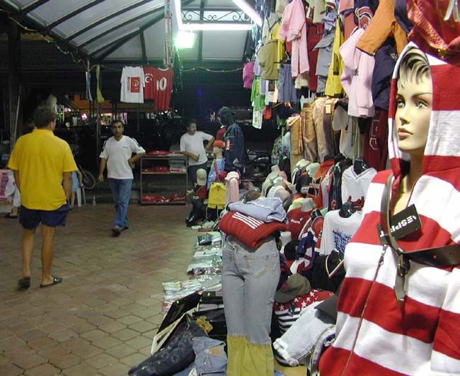 Celníci kontrolují prodejce z tržnic v kraji kvůli EET  