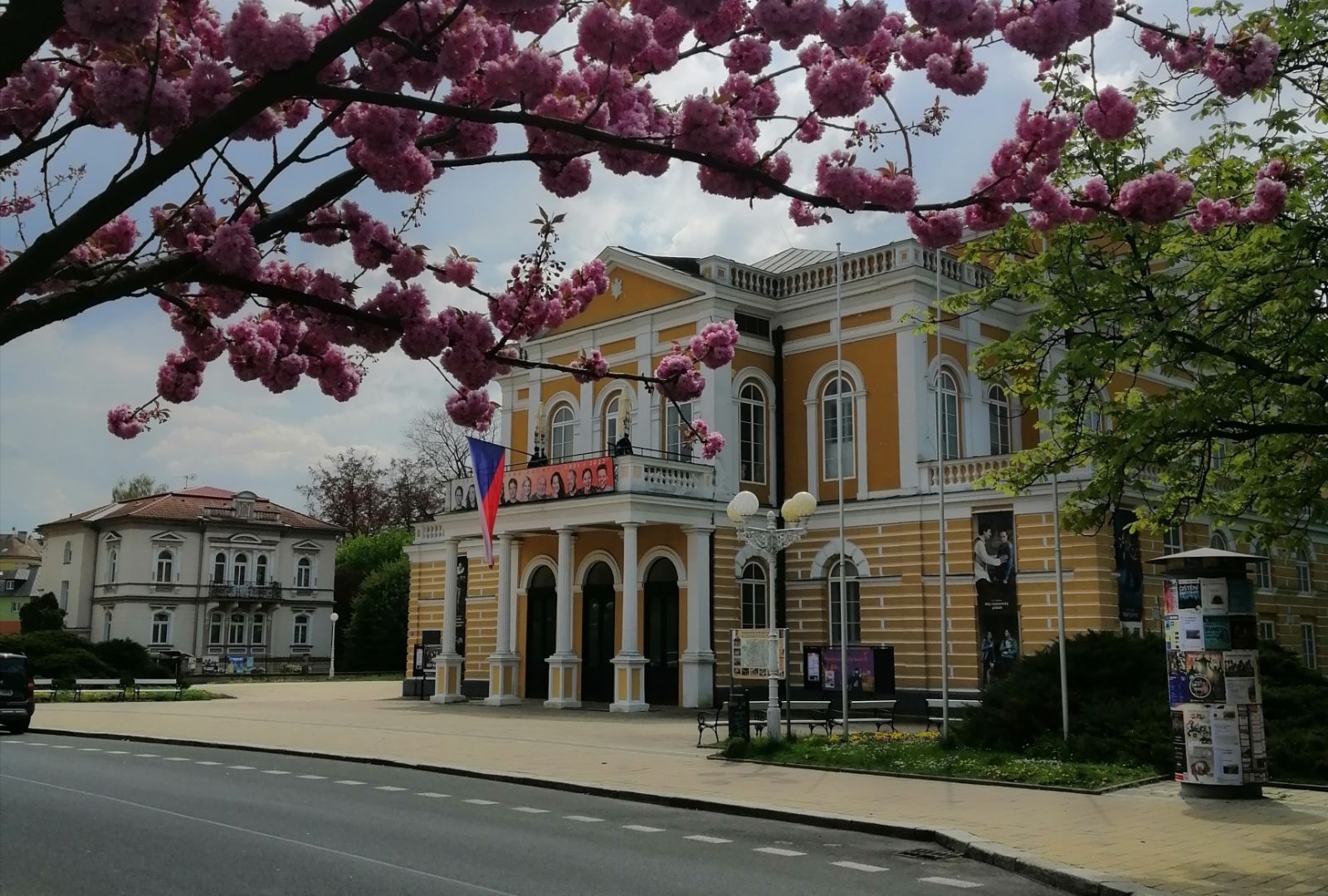 Karlovy Vary: Kraj podpoří dotací aktivity profesionálních uměleckých souborů 