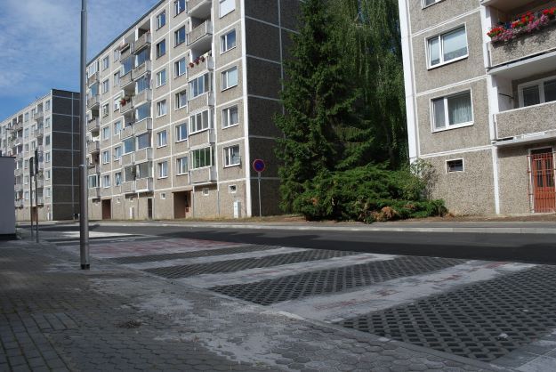 Sokolov: Rekonstrukce komunikace a parkovacích stání v ulici Lidického nábřeží byla dokončena